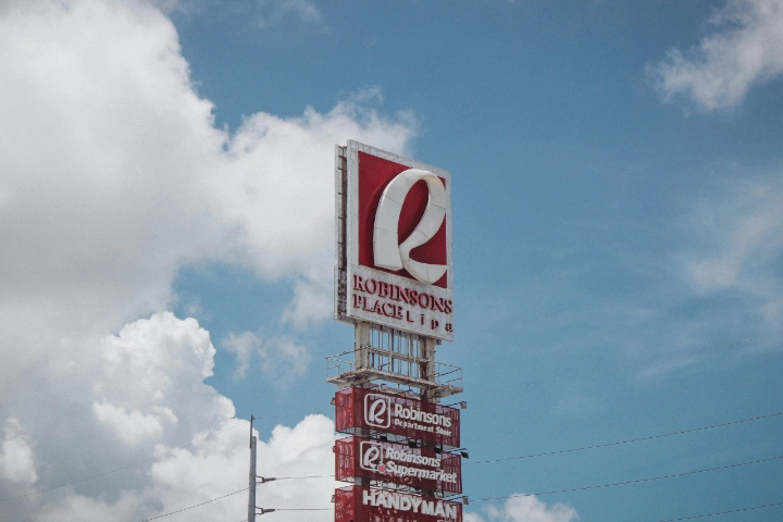 Pexels roman castillo 326726117