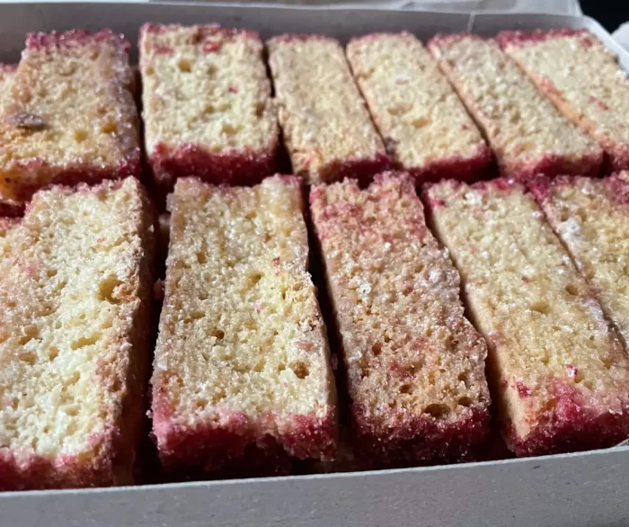 A box of crumbly Londres